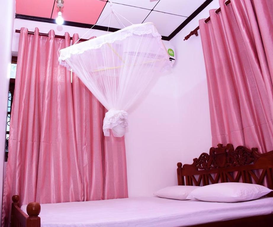 Gold Coast Resort Weligama Buitenkant foto